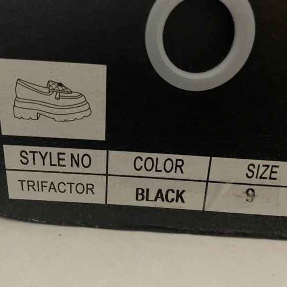 Fashion Nova shoes, black, size 9 - Picture 4 of 7